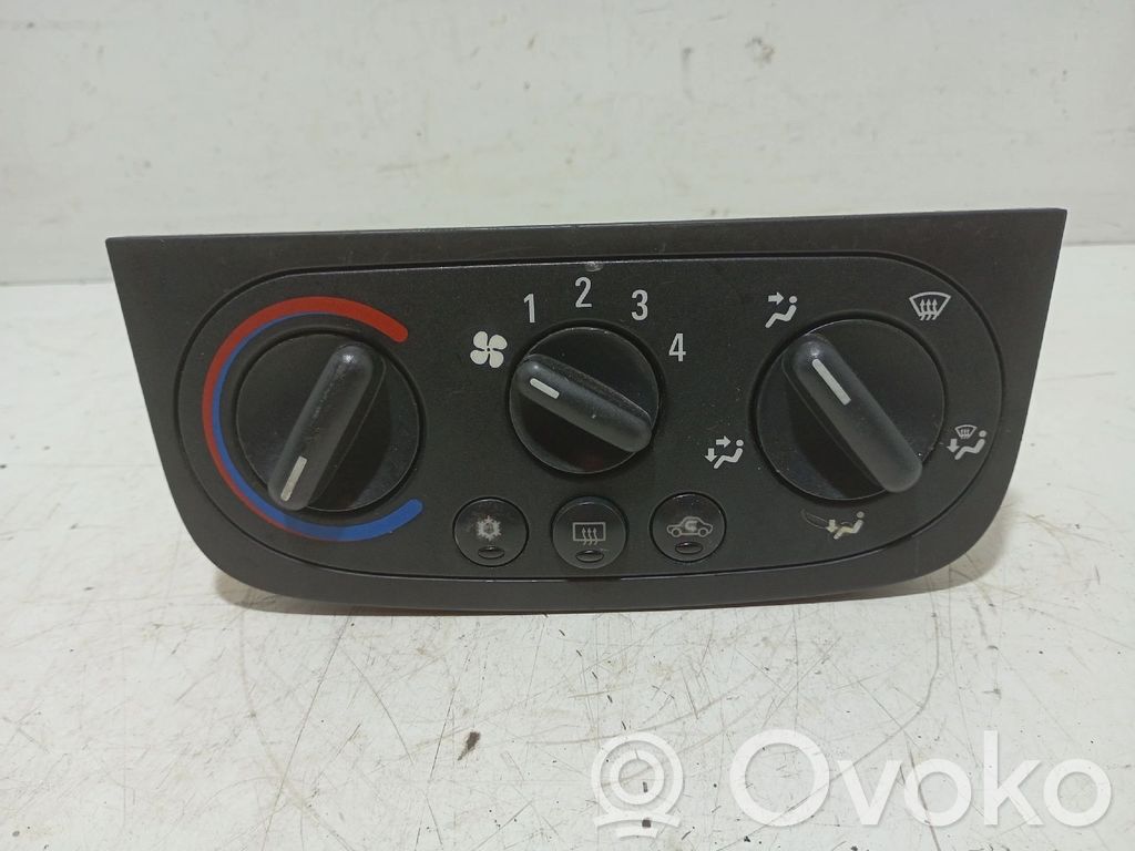 Opel Corsa C Climate control unit 