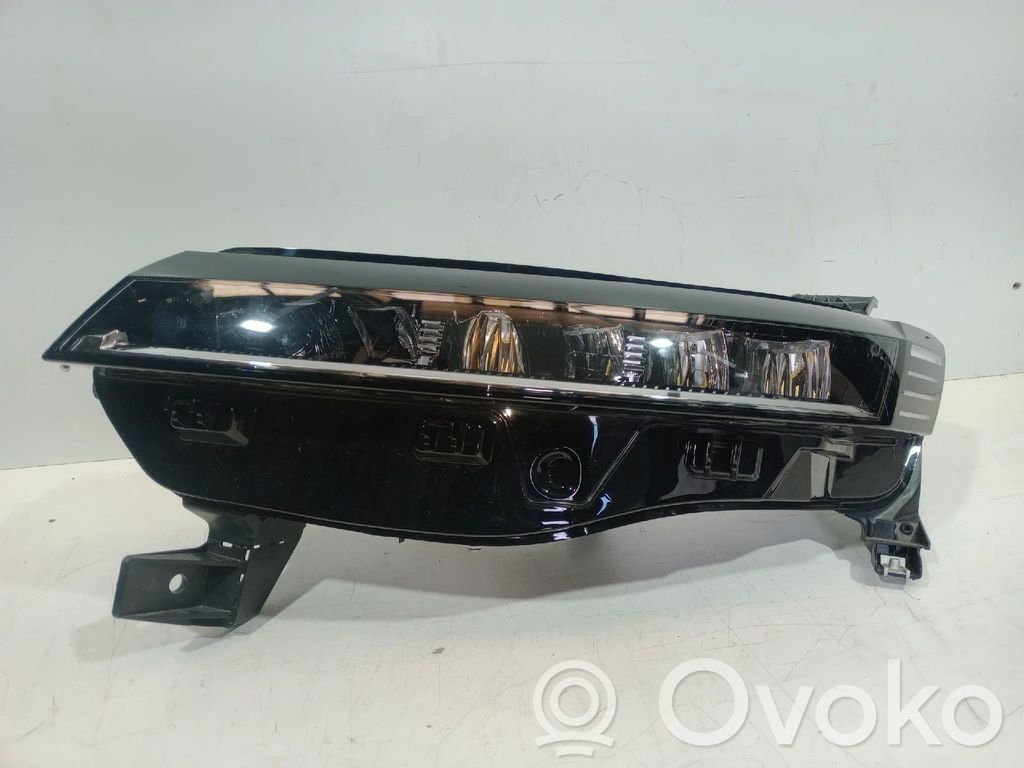 Headlight/headlamp   260607213R