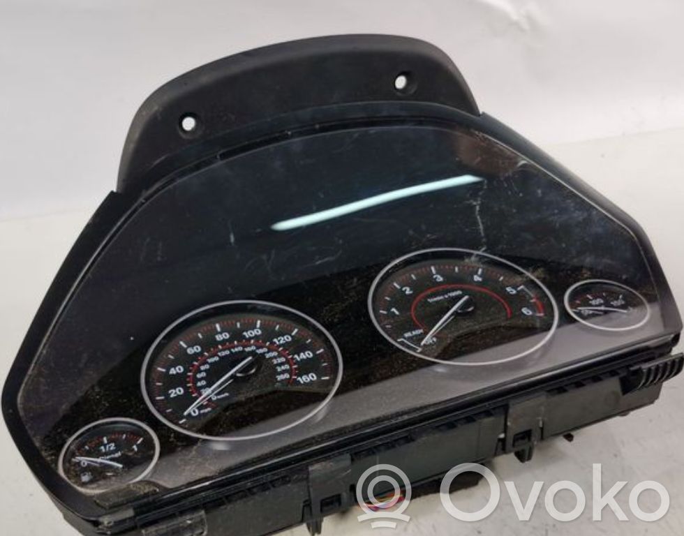 Geschwindigkeitsmesser Cockpit   14369510,9232895,9363184,40177965