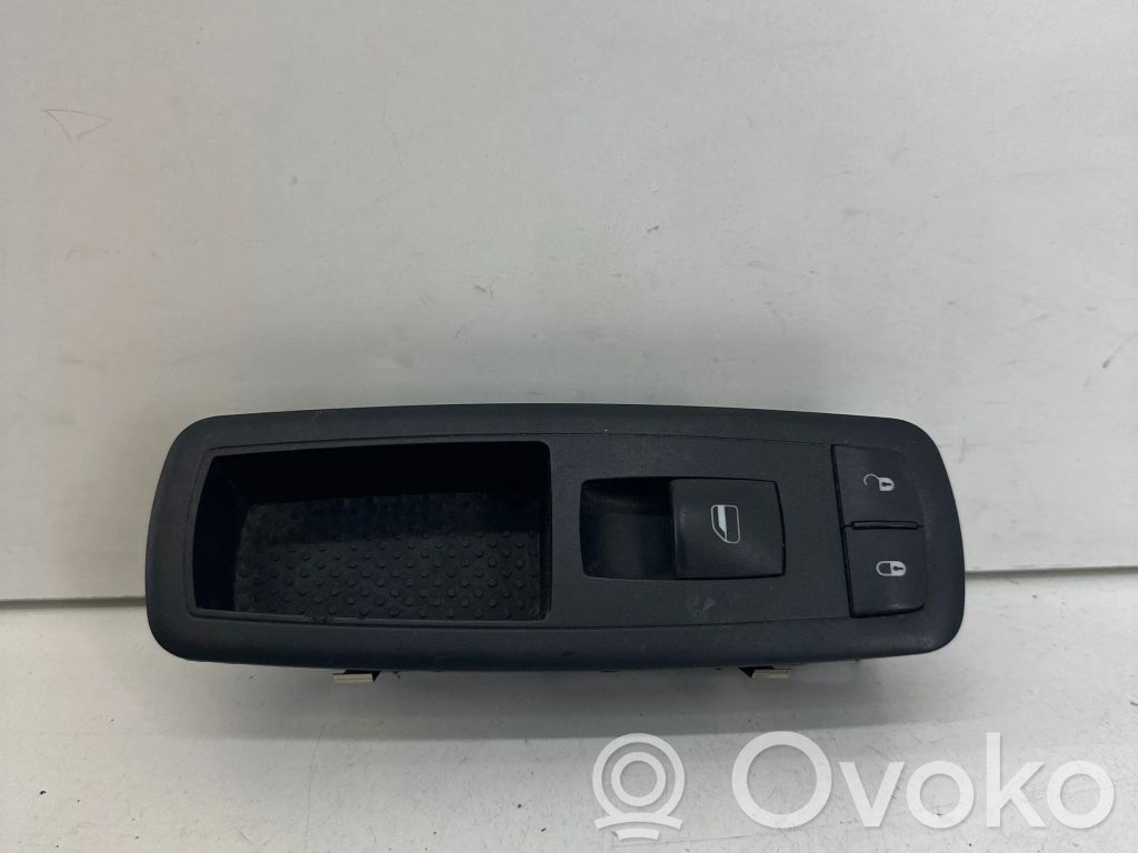 Dodge Nitro Electric window control switch 