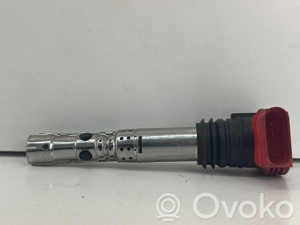 Audi A4 S4 B6 8E 8H Cewka zapłonowa wysokiego napięcia 