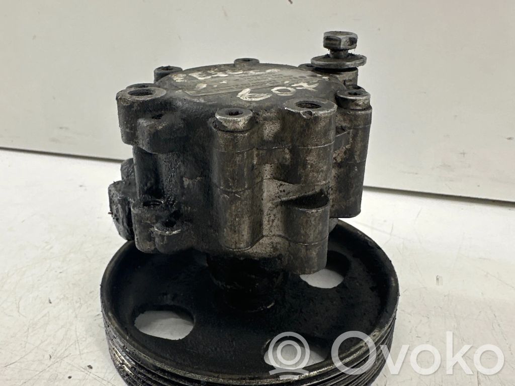 Peugeot 607 Power steering pump 