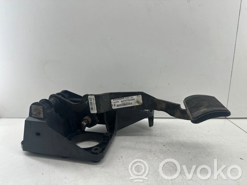 Chrysler Voyager Brake pedal 