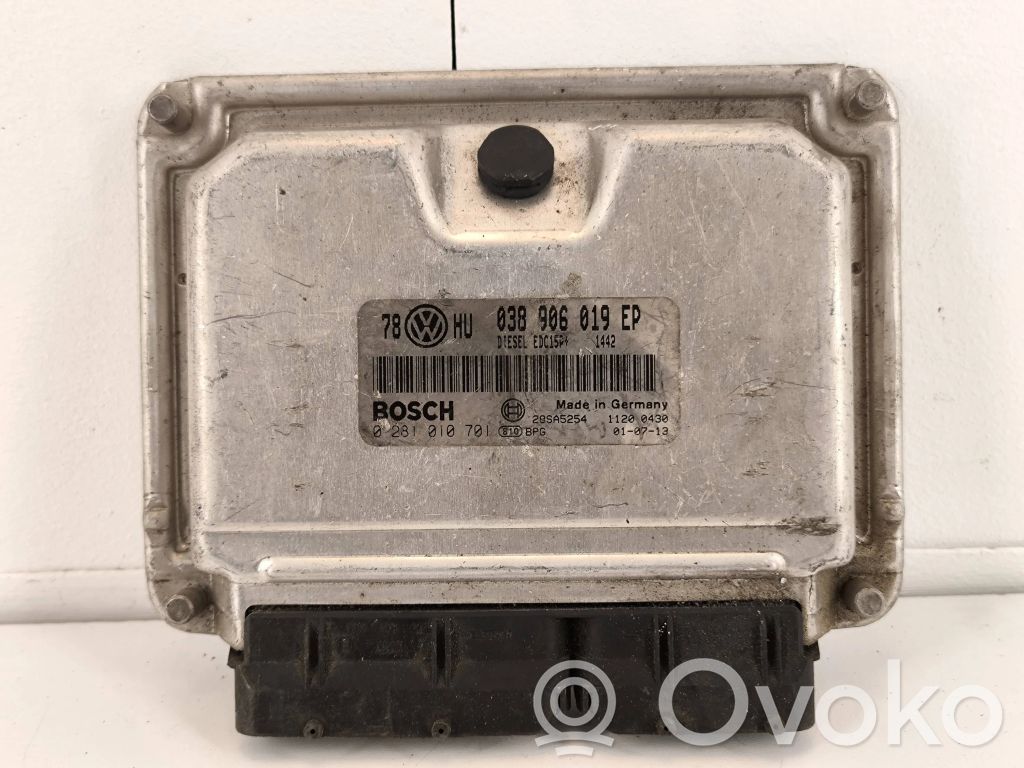Volkswagen PASSAT B5 Engine control unit/module 