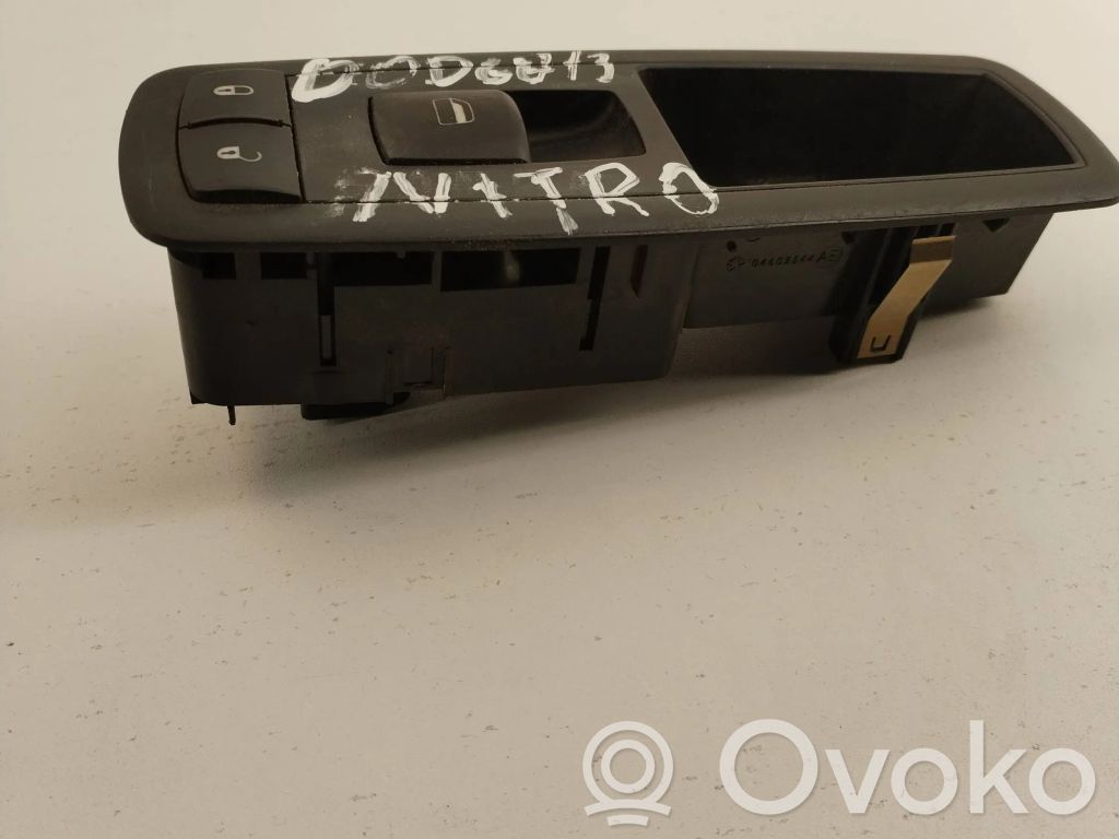 Dodge Nitro Electric window control switch 