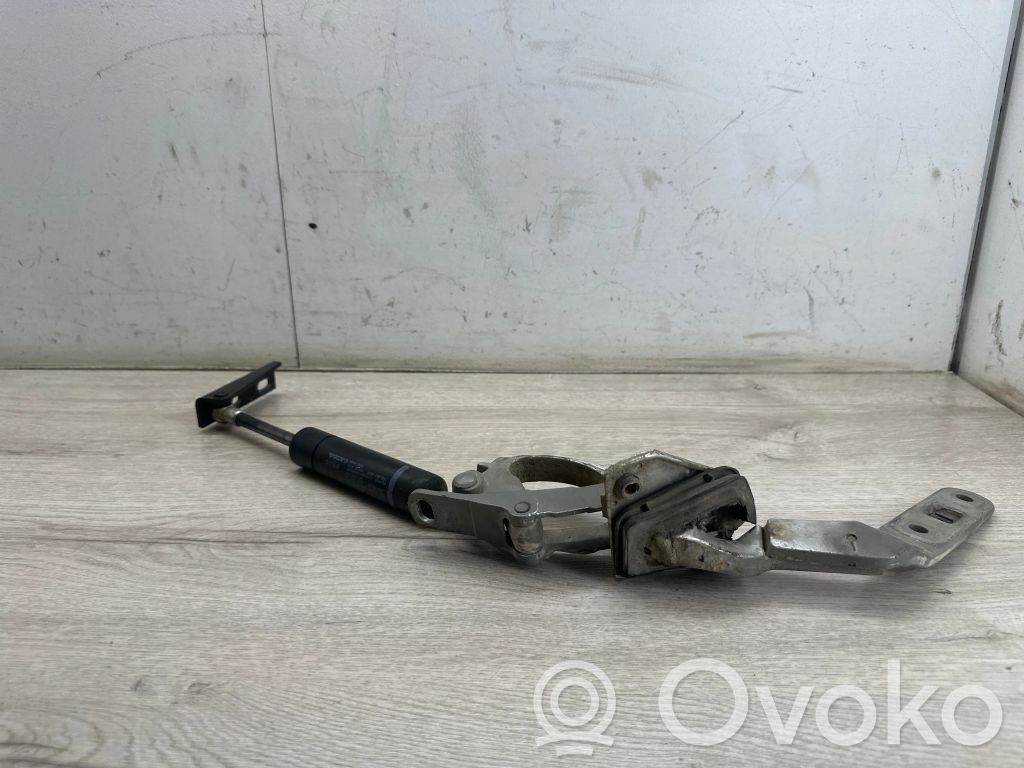 Volvo S70  V70  V70 XC Tailgate/trunk strut/damper 