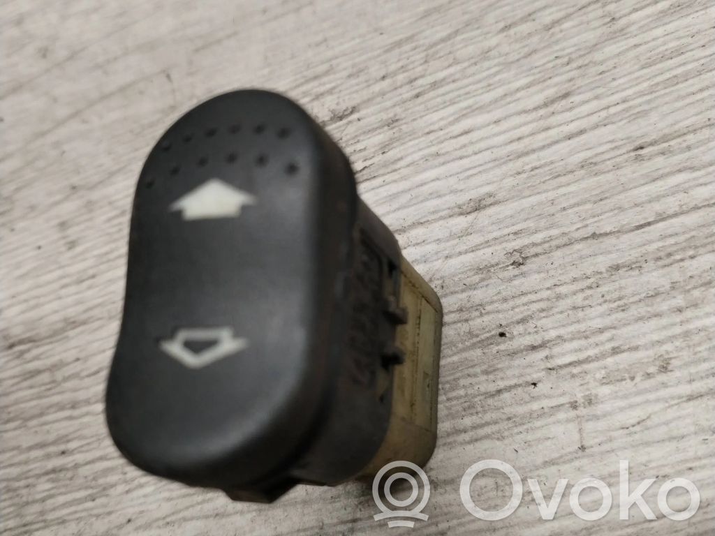 Ford Focus Electric window control switch 