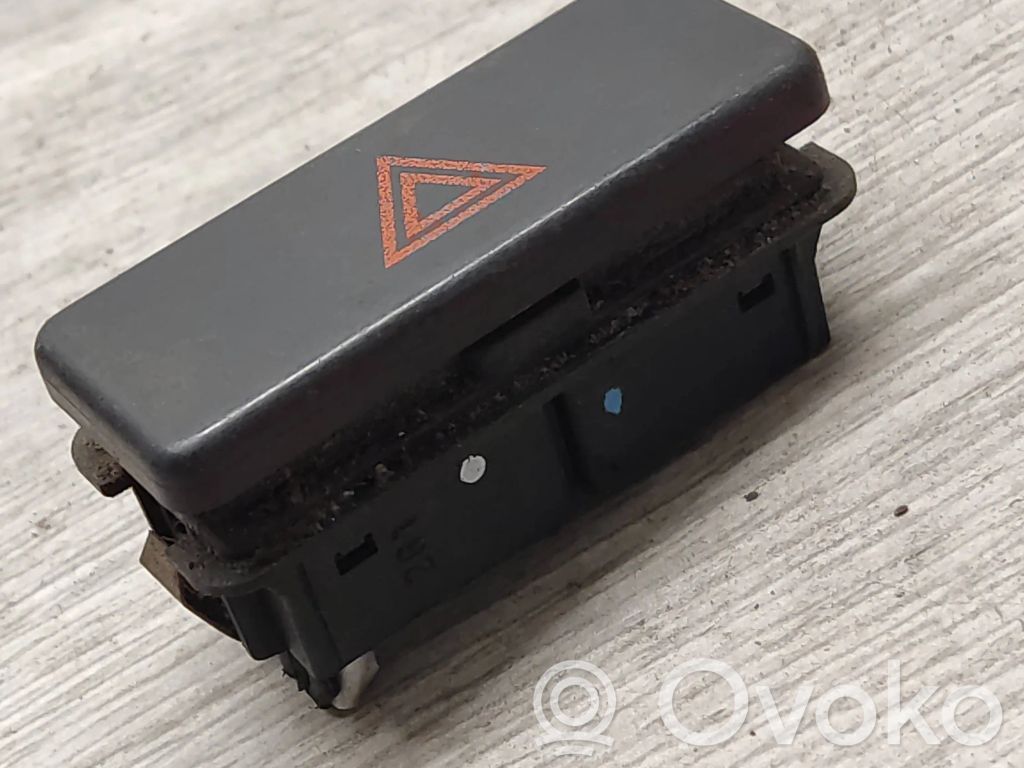 Hazard light switch   1390751