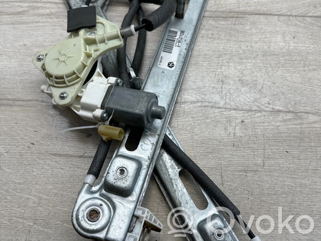 Elektryczny podnośnik szyby drzwi przednich   05074821AA,S18738291,2420132,0130822276