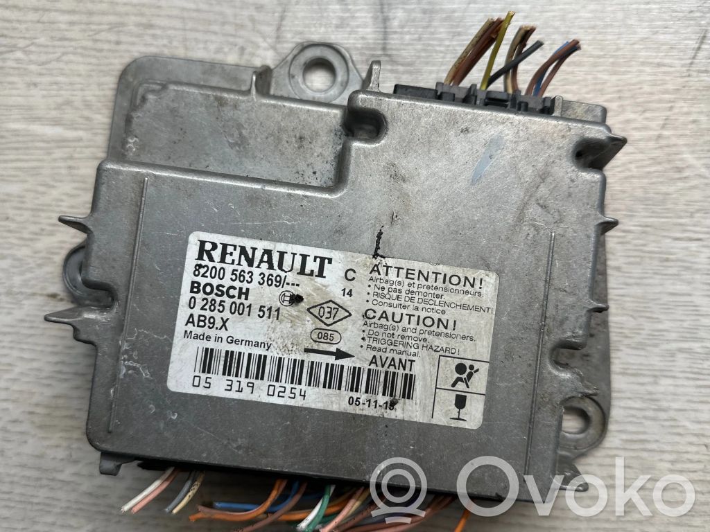 Renault Clio III Airbag control unit/module 