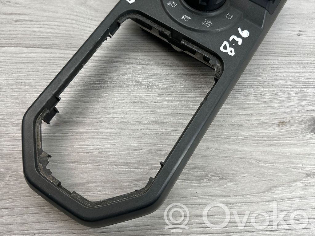 Land Rover Discovery 3 - LR3 Suspension ride height/mode switch 