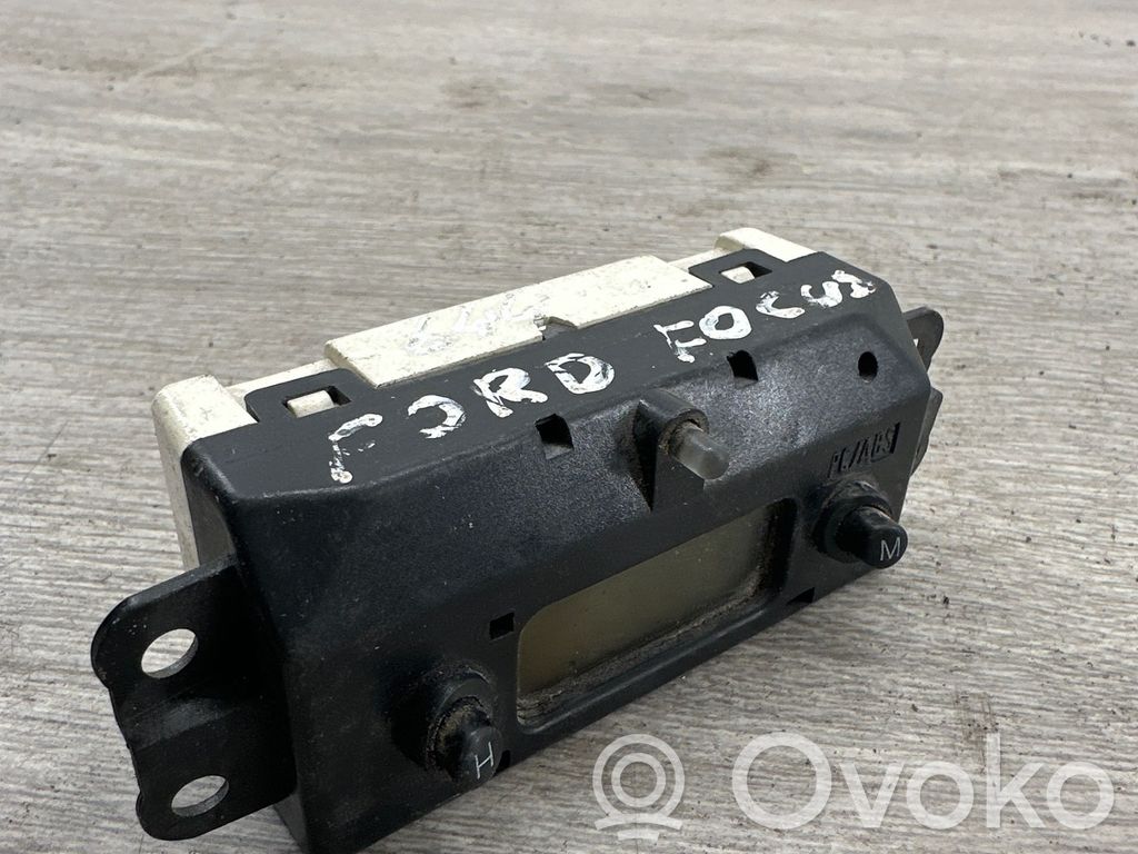 Ford Focus Uhr 
