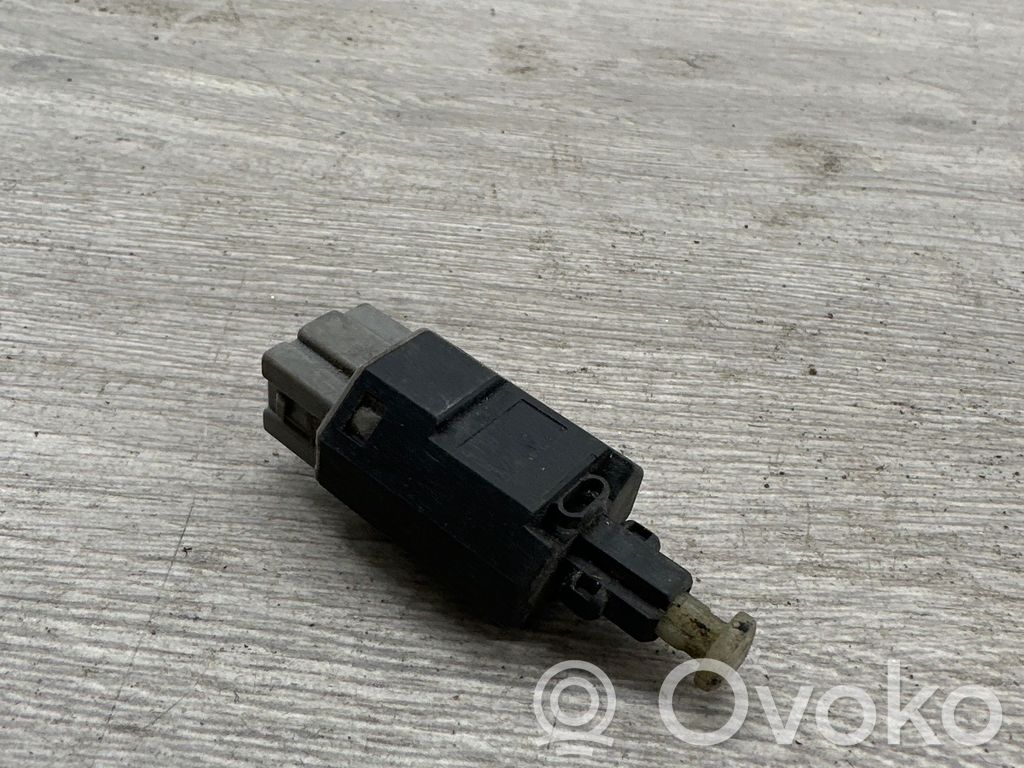 Mazda 323 Bremzes pedāļa sensors 