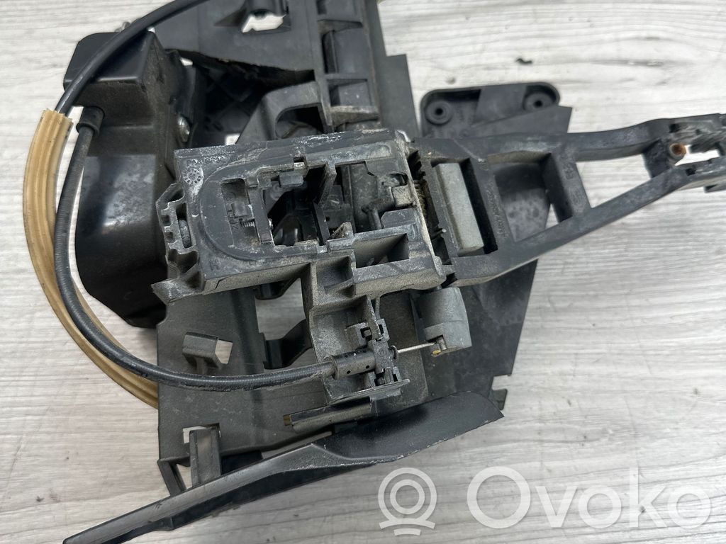 Ford C-MAX I Galinių durų spyna 