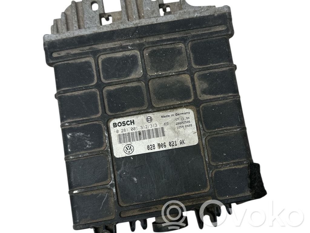 Volkswagen PASSAT B4 Engine control unit/module 