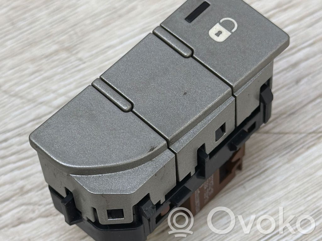 Central locking switch button   96637757CL,3384730201,1091031129070349