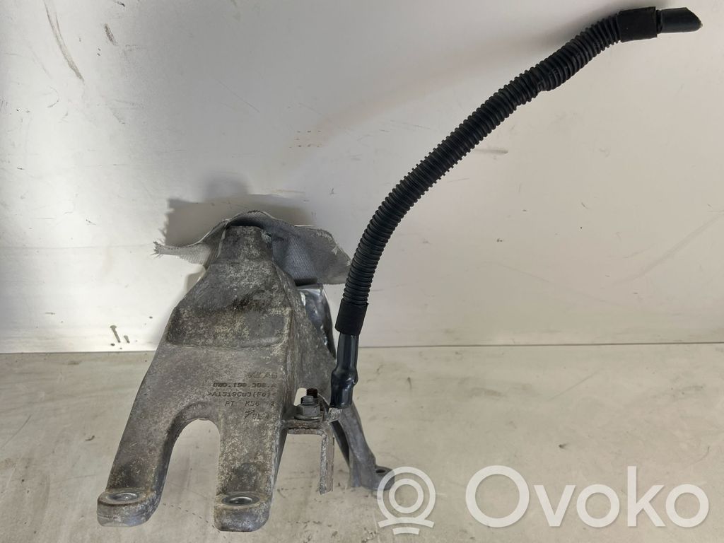 Audi A4 S4 B9 Engine mounting bracket 