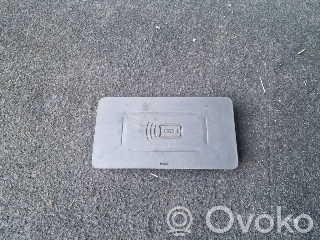 BMW X7 G07 Wireless charging module 