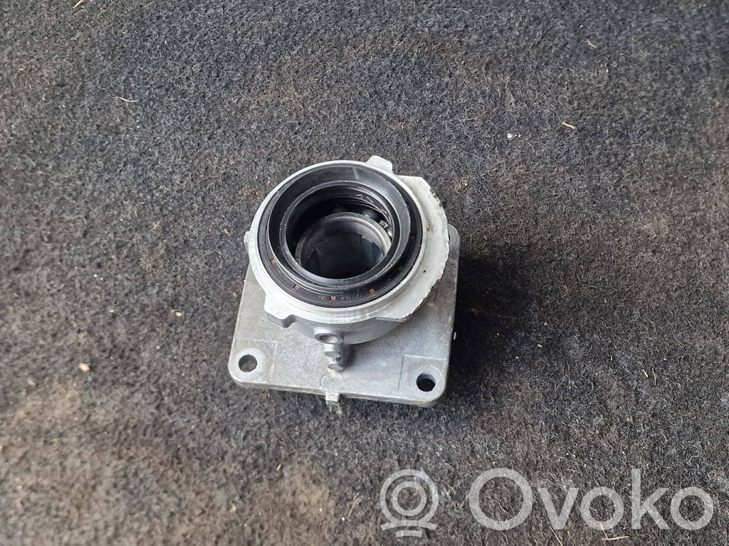 Engine mounting bracket   8699442