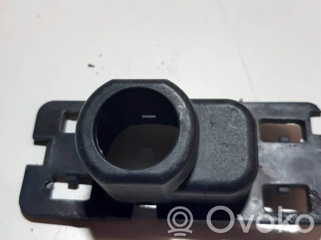 BMW X5 E70 Soporte del sensor de aparcamiento delantero (PDC) 