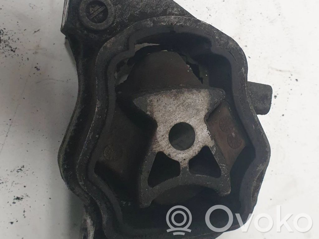 Engine mount bracket