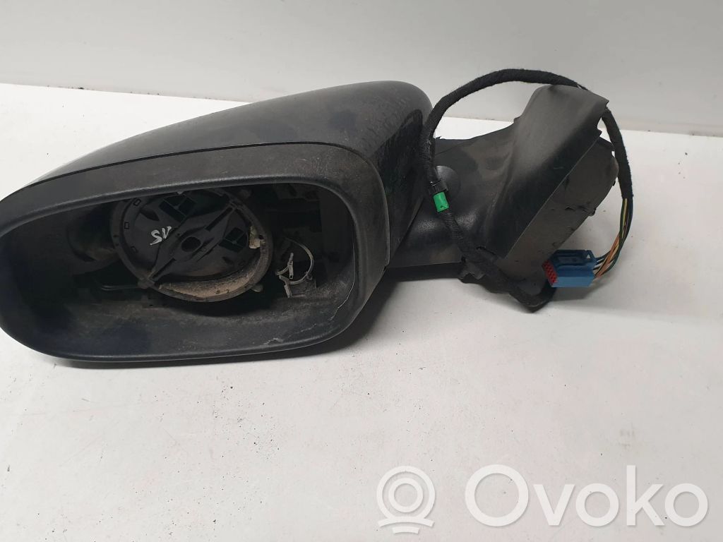 Elektryczne lusterko boczne drzwi przednich   3303001