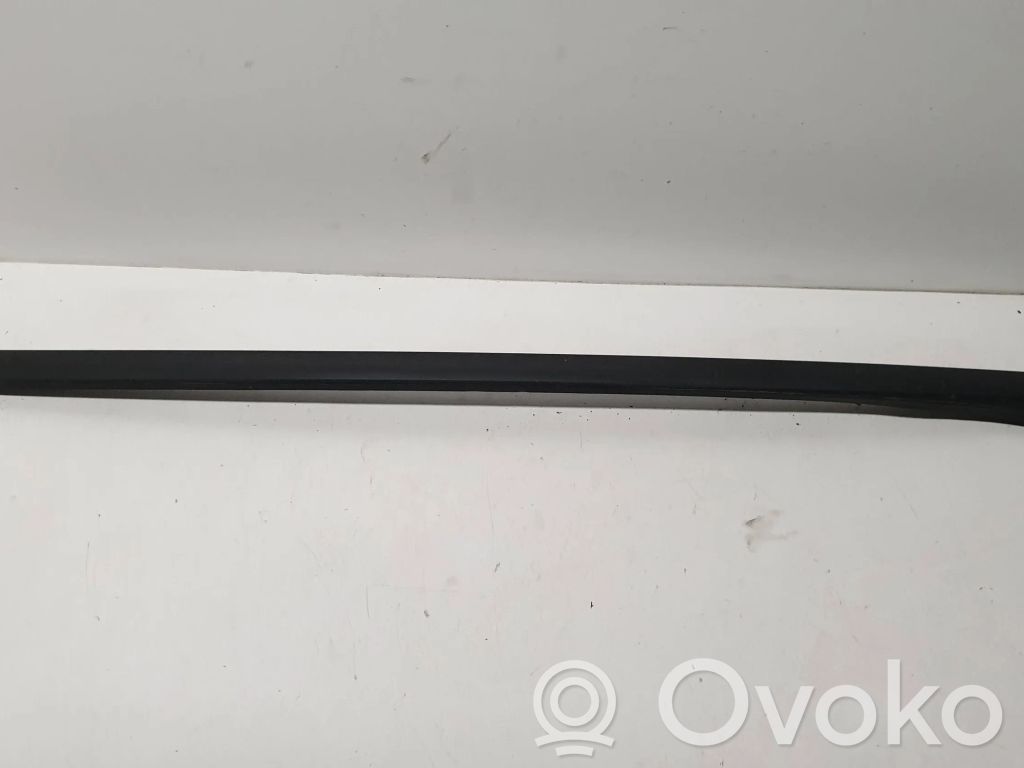 Volvo XC70 Windshield trim 