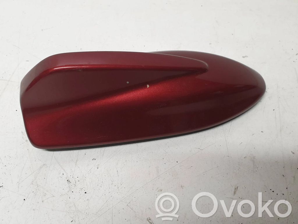 Volvo V60 Abdeckung GPS Dachantenne 