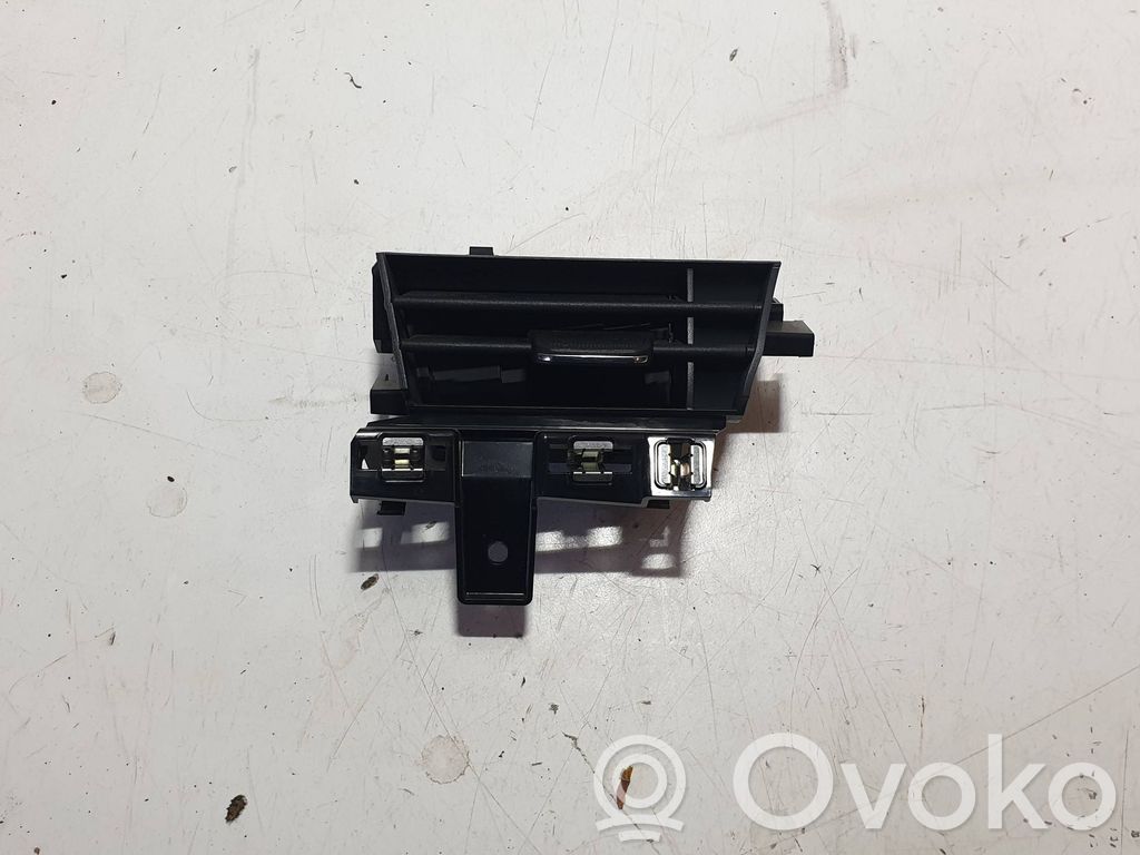 Dysze / Kratki środkowego nawiewu deski rozdzielczej   687515357R,DP810511,070220202