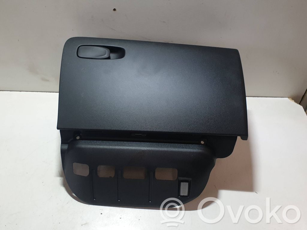 Volvo XC40 Daiktadėžė 