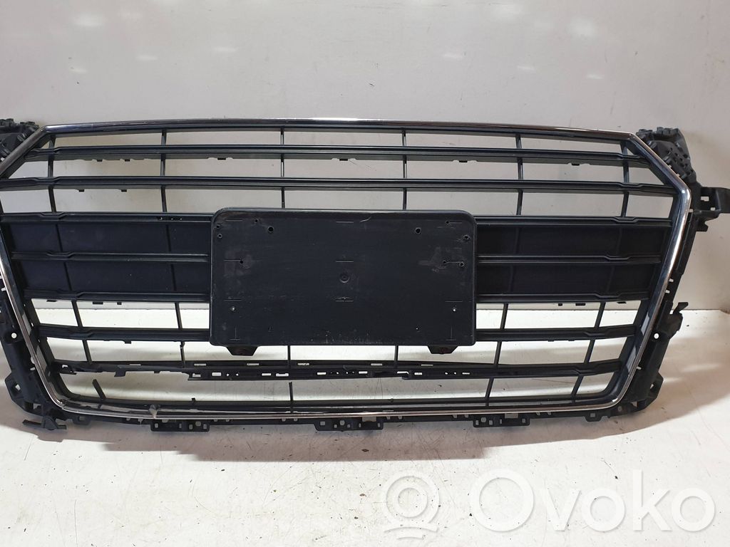 Maskownica / Grill / Atrapa górna chłodnicy   8S0853651B