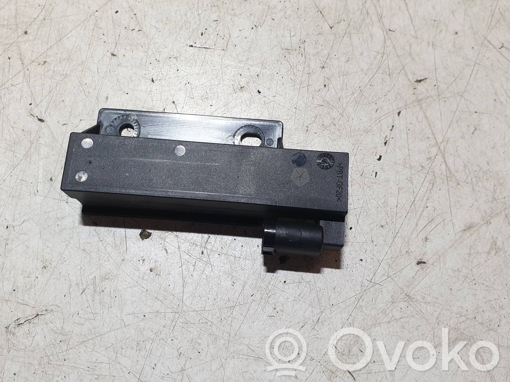Dodge Durango III Antenas pastiprinātājs 