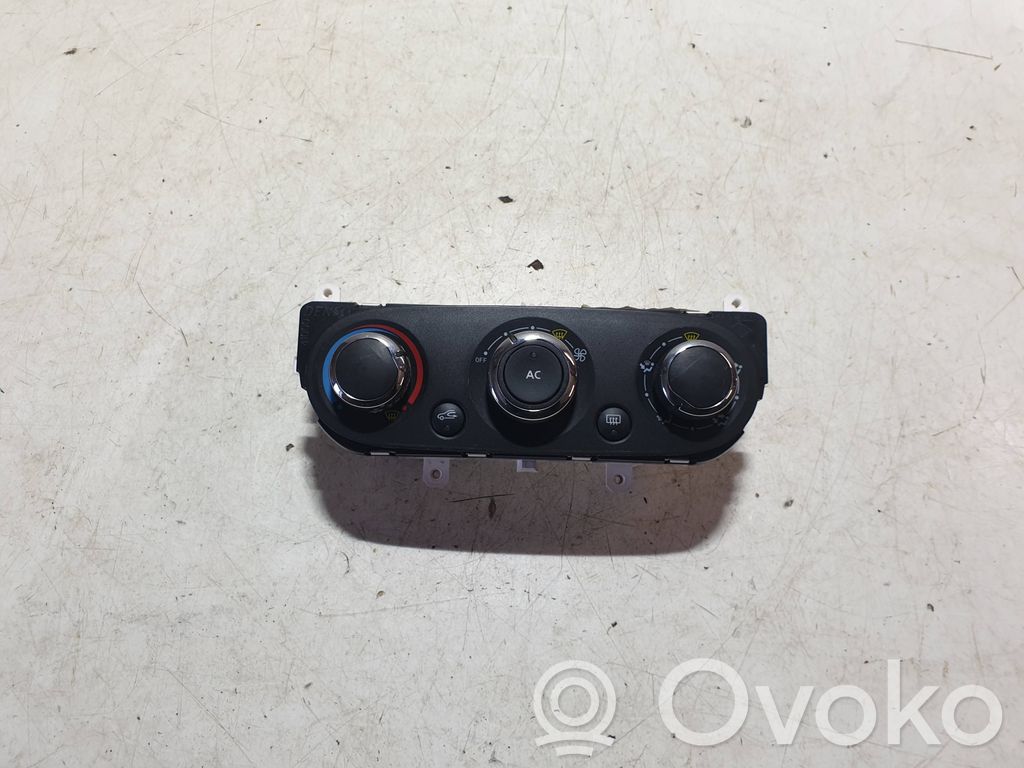 Renault Captur Climate control unit 