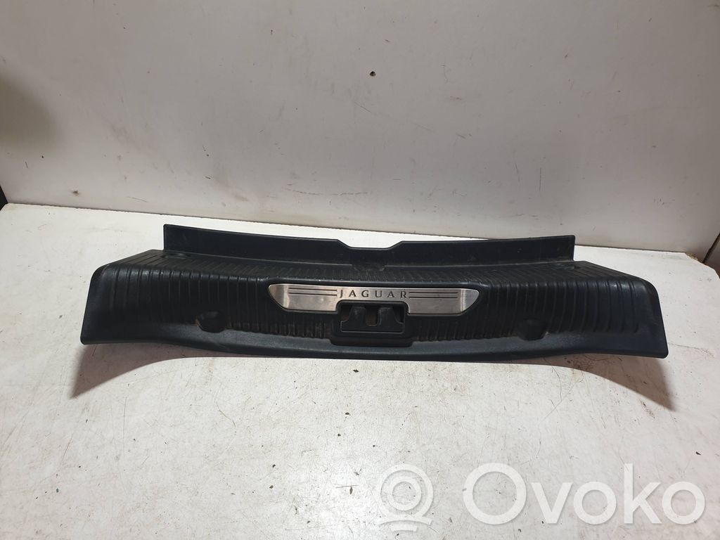Jaguar XJL Osłona pasa bagażnika 
