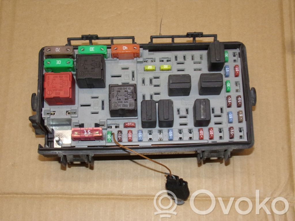Opel Corsa D Módulo de fusible 