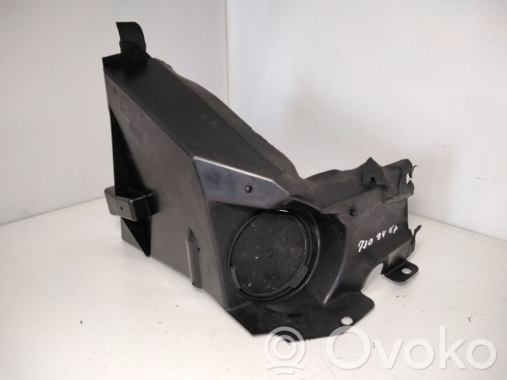 BMW 7 E38 Air intake duct part 