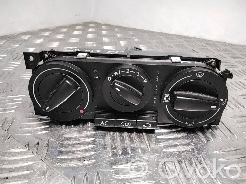 Climate control unit   YM2119980BE,WKQA03705