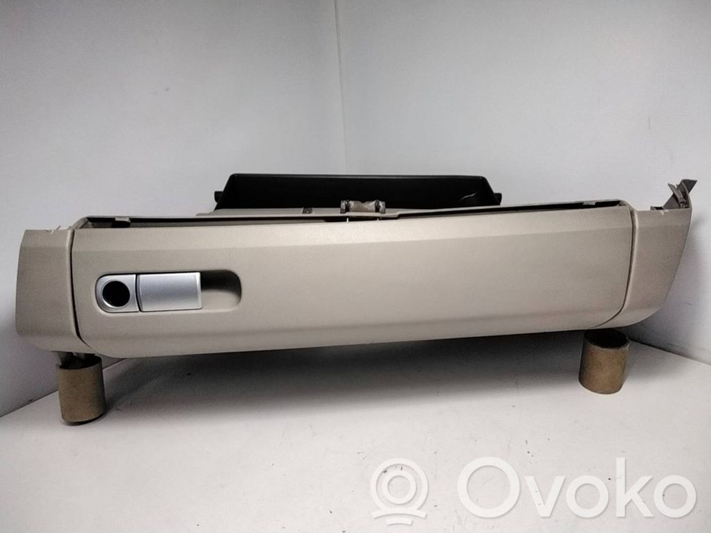 Mazda CX-7 Glove box 