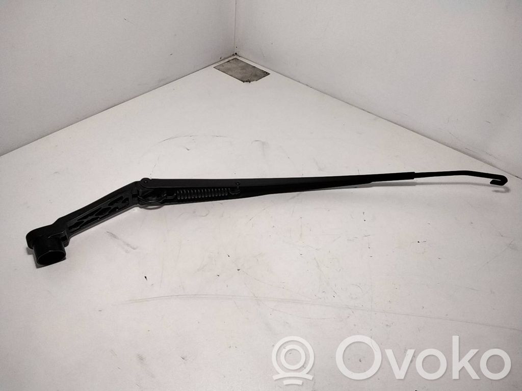 Mazda CX-7 Front wiper blade arm 