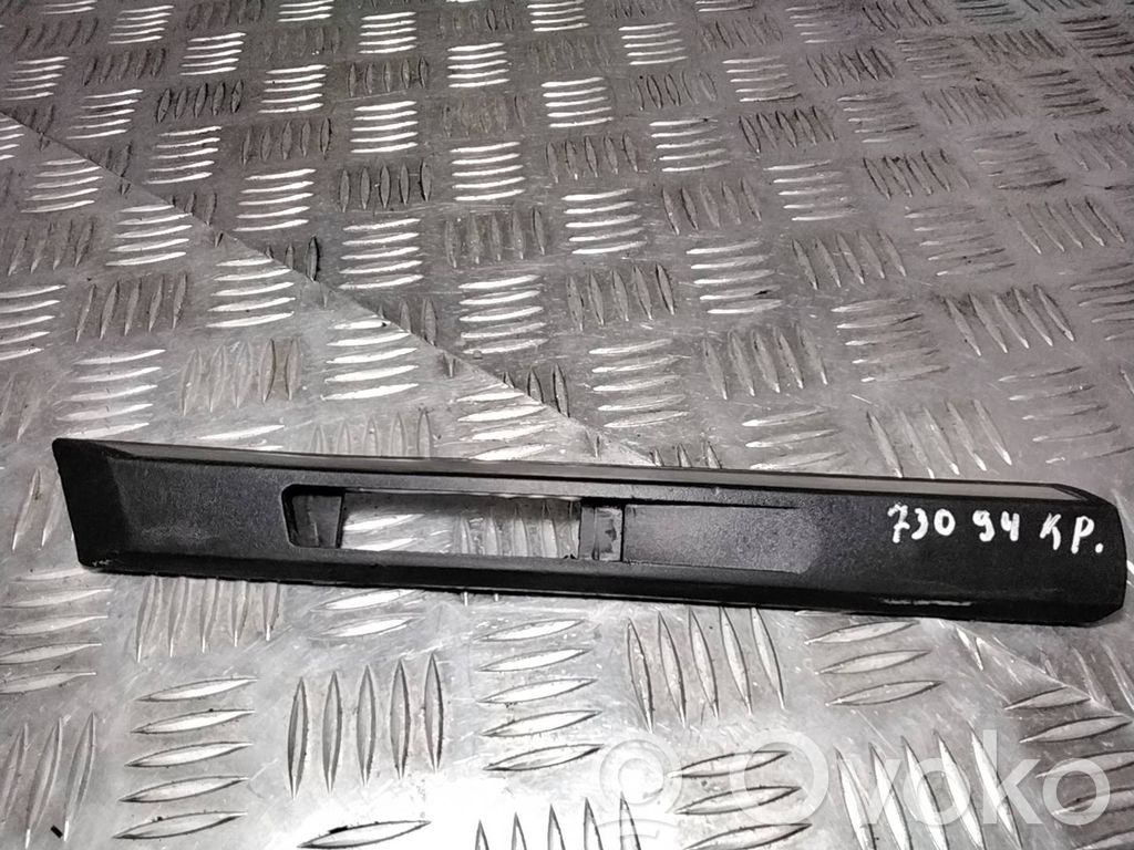 BMW 7 E38 Apdaila sparno (moldingas) 