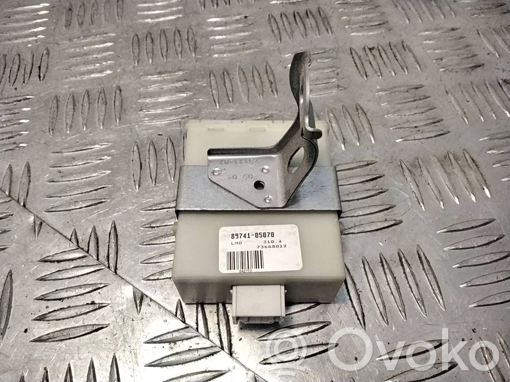 Toyota Avensis T250 Centrālās atslēgas vadības bloks 