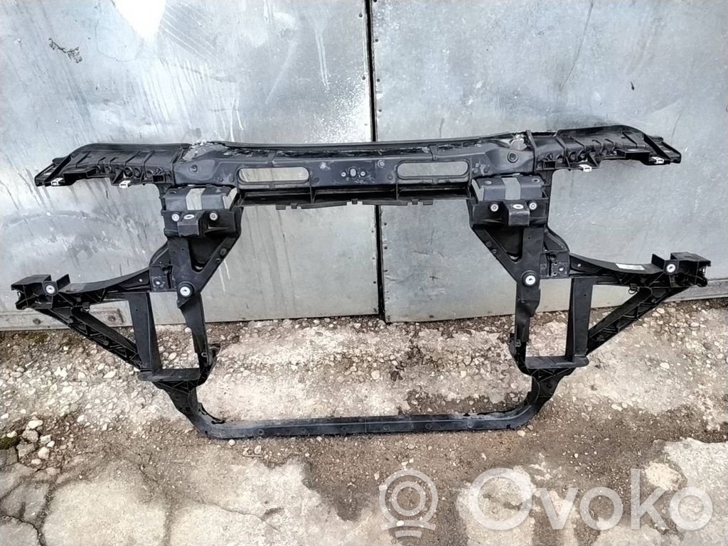 BMW X3 E83 Radiatorių panelė 