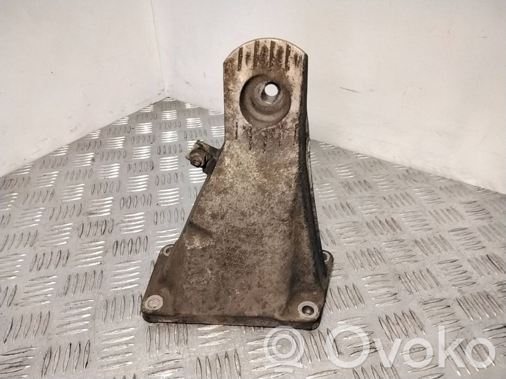 BMW 5 E60 E61 Dzinēja nostiprināšanas stiprinājums-kronšteins 