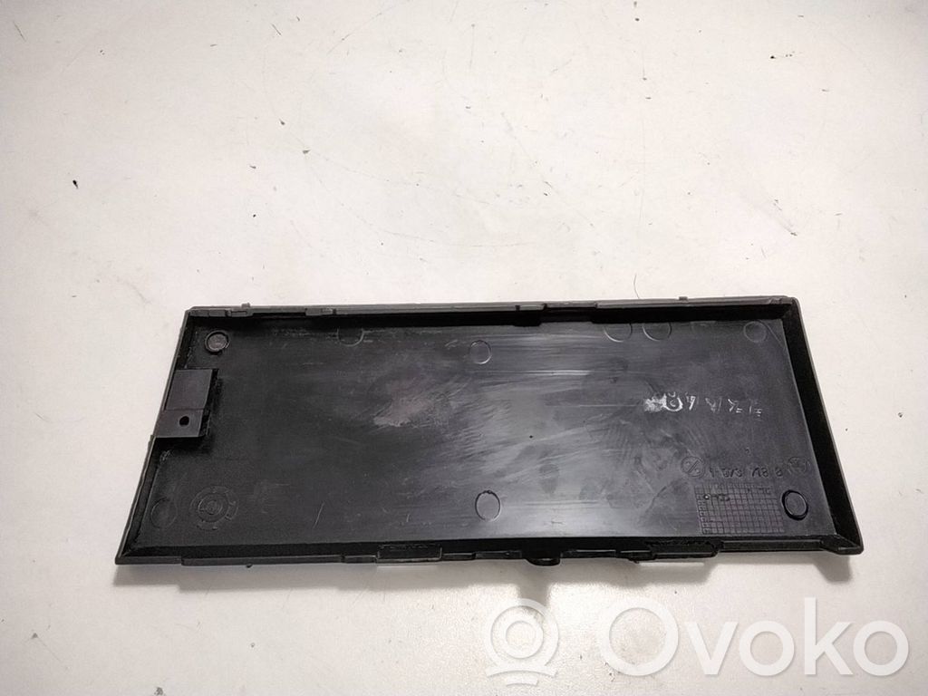 BMW 5 E34 Front tow hook cap/cover 