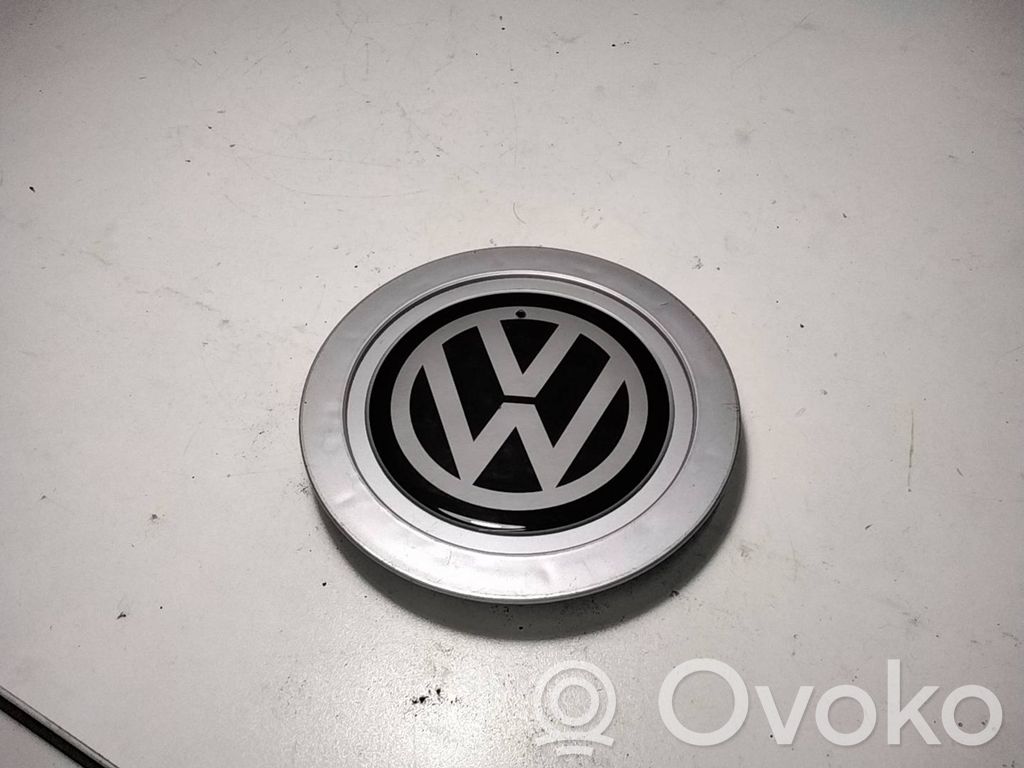 Volkswagen PASSAT B5.5 Заводская крышка (крышки) от центрального отверстия колеса 