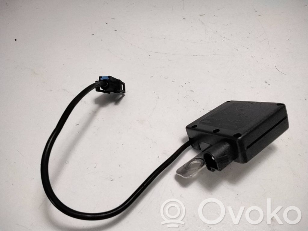 BMW 5 E39 Antenos stiprintuvas 