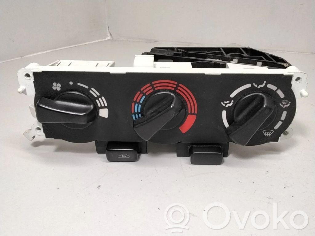 Nissan Primera Climate control unit 