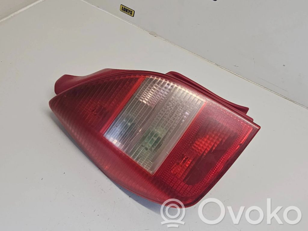 Citroen C2 Aizmugurējais lukturis virsbūvē 