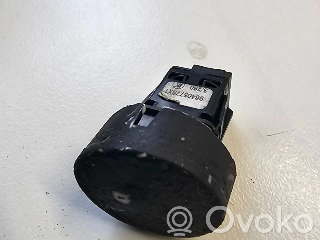 Citroen C2 Central locking switch button 