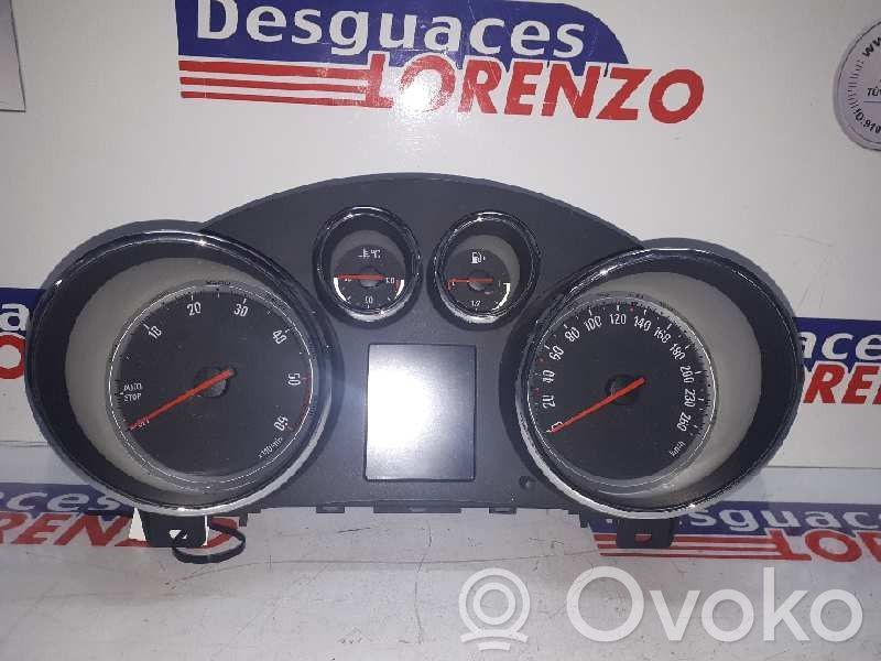 Opel Astra J Speedometer (instrument cluster) 